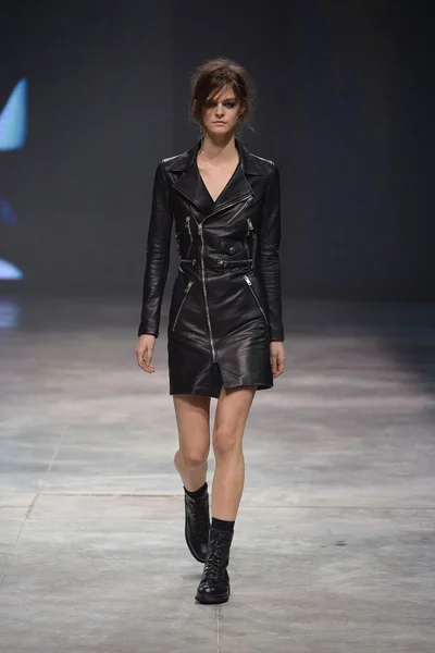 Look 5